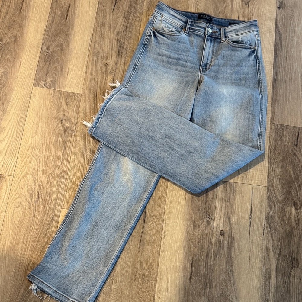 Judy Blue Light Wash Straight Leg Jeans